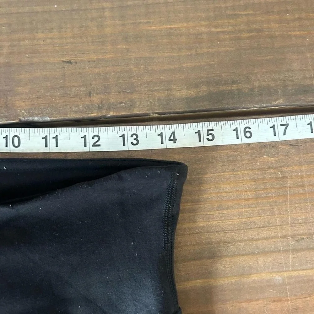 Lululemon black leggings size 6  31